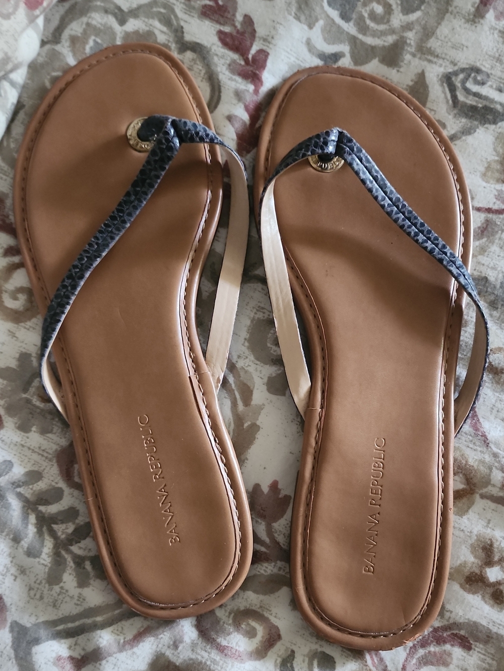 Banana Republic Tan Leather Thong Sandals with Navy Snake-Print Straps